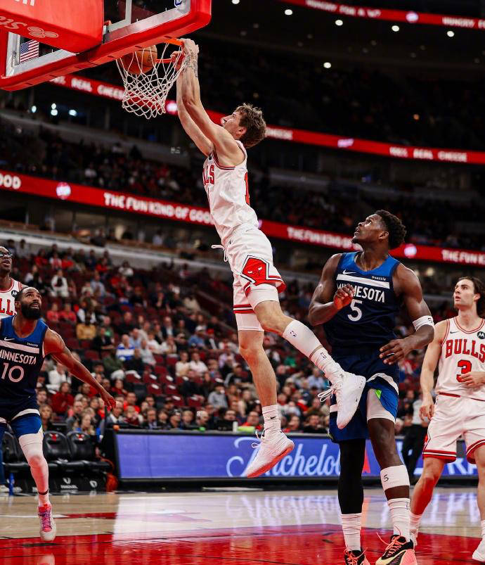 爱游戏正版平台-帕托24秒进球